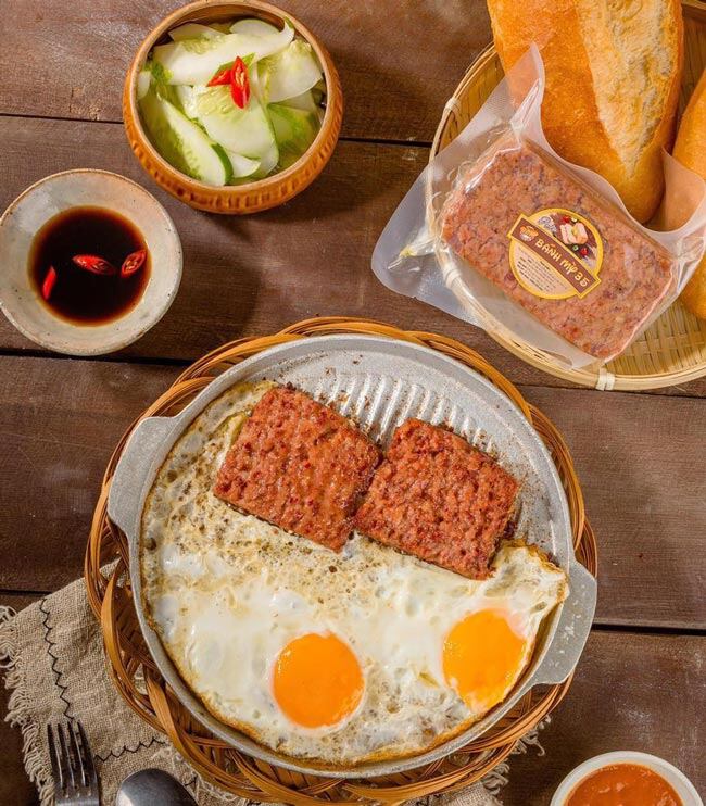 Đi tìm những tiệm bánh mì lâu năm nổi tiếng nhất Hà Nội, tuổi đời hơn 80 năm, muốn ăn phải xếp hàng - 7