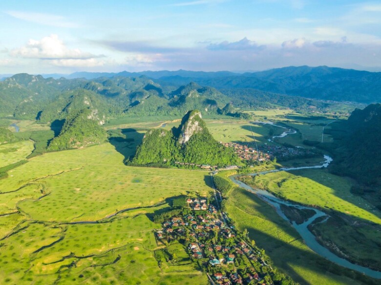 "Làng du lịch tốt nhất thế giới" tại Việt Nam đang bị ngập sâu: có hang động kỳ vĩ, đặc sản dân dã thơm béo bùi