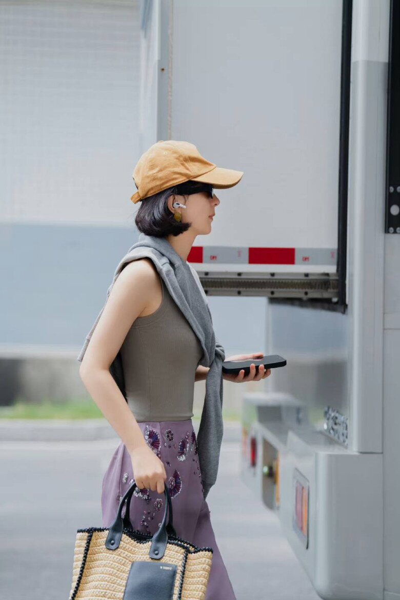 U40 để kiểu tóc ngắn này, Triệu Lệ Dĩnh làm người hâm mộ “phát cuồng” vì quá đẹp - 6