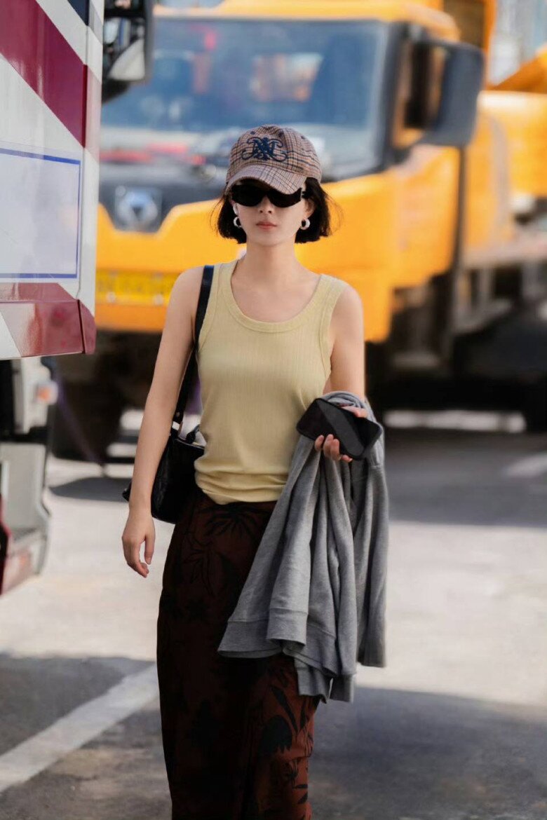 U40 để kiểu tóc ngắn này, Triệu Lệ Dĩnh làm người hâm mộ “phát cuồng” vì quá đẹp - 1