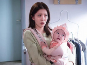 Ôm con về quê bạn trai cũ để nhận bố, người phụ nữ đau đớn khi anh nói đúng 2 từ