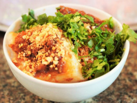 Loại bánh "tầng tầng lớp lớp" đặc sản Lạng Sơn, xưa ghét nhau lắm mới mời ăn món này