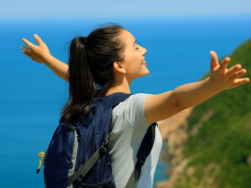 Phụ nữ du lịch một mình: Làm sao để vừa tự do, vừa an toàn tuyệt đối, tránh những nguy hiểm đang rình rập?