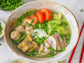 Món bún dân dã có tên gọi lạ, cực đắt khách dịp hè, lưu ngay 5 địa chỉ ngon nhất Hà Nội 