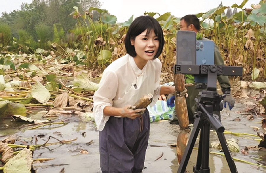 Cô gái “lội bùn” chấn hưng quê hương - 1