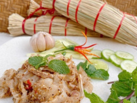 Đặc sản trứ danh gói gọn tất cả "hương đồng gió nội" của miền Trung, sánh ngang nem công chả phượng