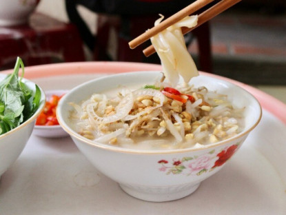 Món bánh đúc nộm lạ miệng thích hợp cho ngày hè oi nóng, đến ngay 4 địa chỉ quán ngon ở Hà Nội