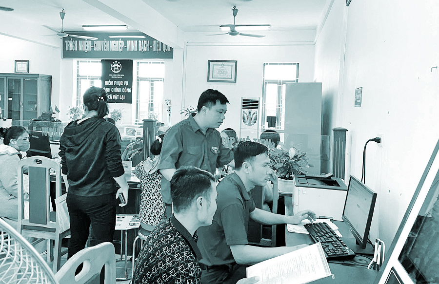 Lấy hài lòng của người dân làm trung tâm phục vụ - 3