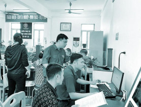 Lấy hài lòng của người dân làm trung tâm phục vụ
