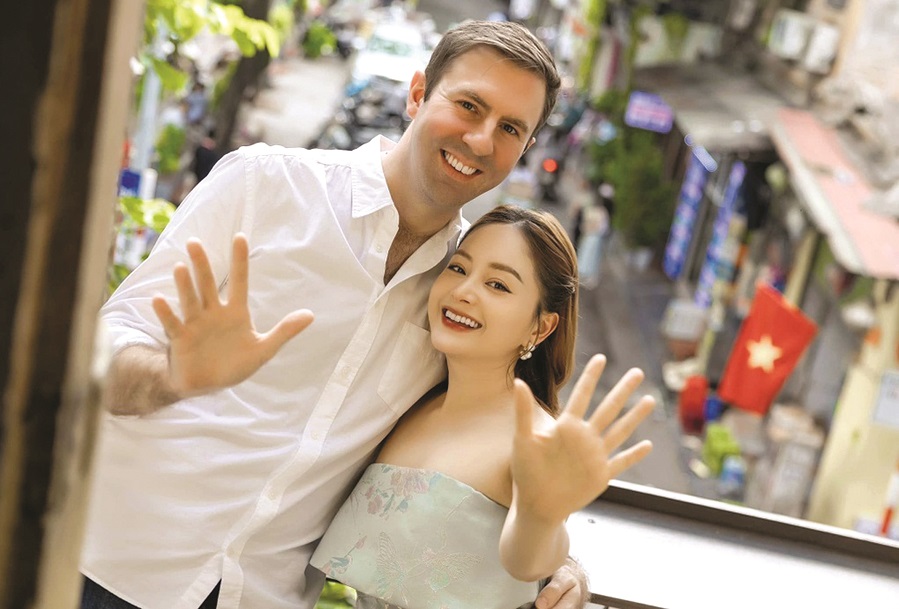 Sao Việt lấy chồng ngoại quốc: Nước mắt và nụ cười - 2