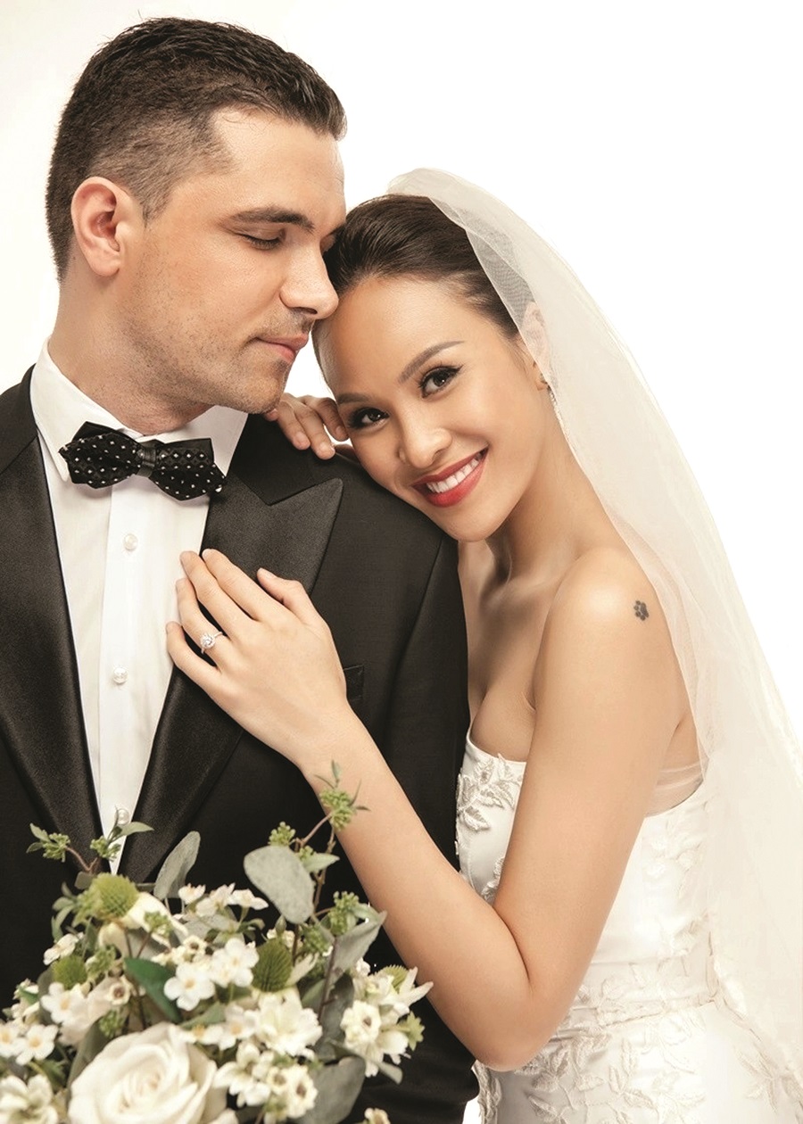 Sao Việt lấy chồng ngoại quốc: Nước mắt và nụ cười - 1