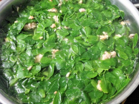 Cây này thường bị nhầm là rau ngót, canxi gấp 4 lần sữa, nấu thành canh cực ngon và bổ
