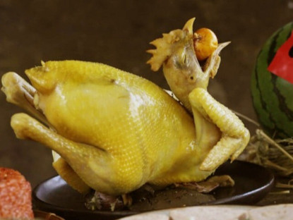 Luộc gà hay bị nứt da, chín không đều, đầu bếp nói: Làm theo bước này gà luôn lành lặn thơm phức, 10 người 11 người khen