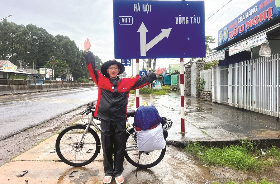Yêu nước từ những điều giản dị - 1