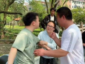 Vừa tăng lương lên 22 triệu liền đòi ly hôn, vài năm sau chị khóc ròng khi thấy người bên chồng cũ