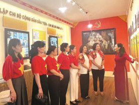 Phụ nữ Thủ đô hướng về Tết Độc lập