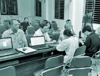 Xây dựng chính quyền số phục vụ nhân dân