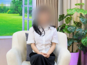 May mắn có vợ 2 xinh đẹp như hoa, chồng giữ chặt vợ trong nhà, không cho đi làm vì sợ mất