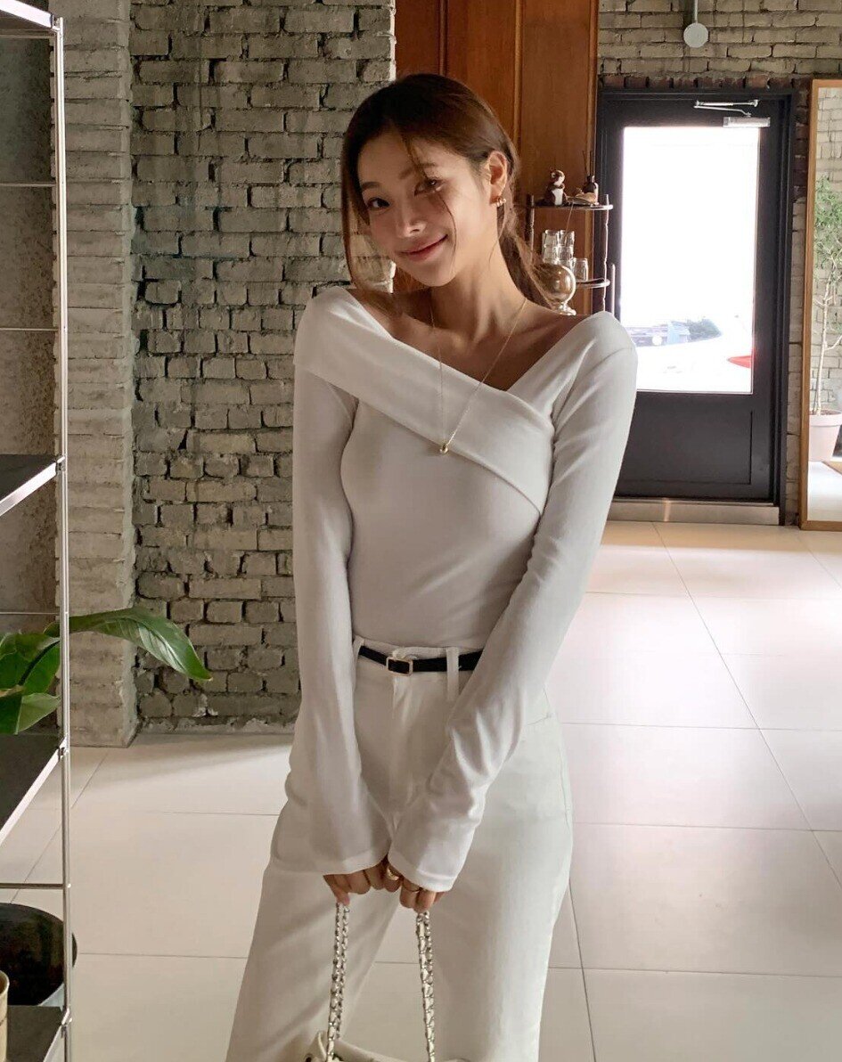 Không cần mua sắm nhiều, đầu tư 5 món đồ này cho mùa Thu - Đông: Mặc mãi không chán lại chẳng tốn kém bao nhiêu - 2