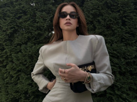 Về quê chồng ăn cưới, Hồ Ngọc Hà hóa thành "nữ tổng tài kim cương" với outfit nhẹ nhàng nhưng phụ kiện tiền tỷ