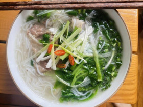 Nấu mì, đợi nước sôi mới cho vào là sai, chỉ cần nhớ làm 3 điều này đảm bảo mì dai ngon không dính