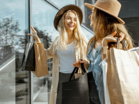 9 hành vi mua sắm ngầm báo hiệu bạn đang cố gây ấn tượng với người khác