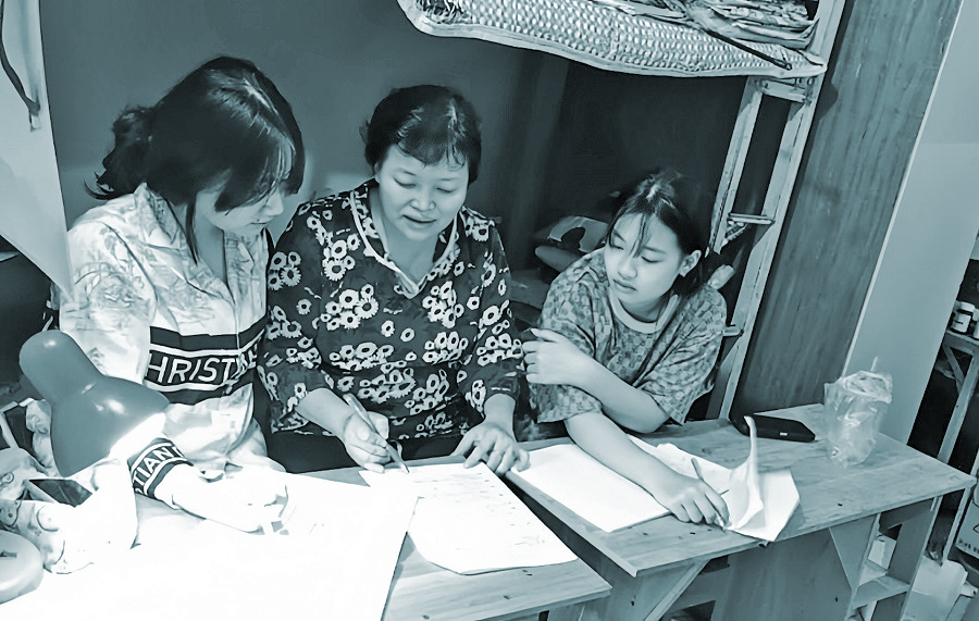 Cô giáo không bục giảng dạy học bằng trái tim - 1