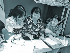 Cô giáo không bục giảng dạy học bằng trái tim