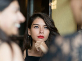 Người ít nói nhưng giỏi quan sát rất đặc biệt, mang 8 đặc điểm riêng này