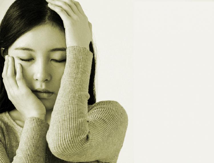 Dưới mái nhà ngột ngạt