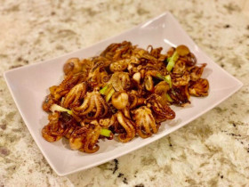 Đi chợ gặp con nhiều chân này mua ngay, đem về xào vừa ngon lại có thể kéo dài tuổi thọ