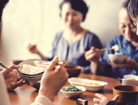 Con dâu ở cữ... bệnh viện