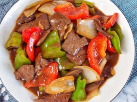 Bộ phận này của lợn vừa rẻ lại bổ, xào thế này mềm ngon, không tanh hay bị bở bột, cả nhà ăn không thừa một miếng
