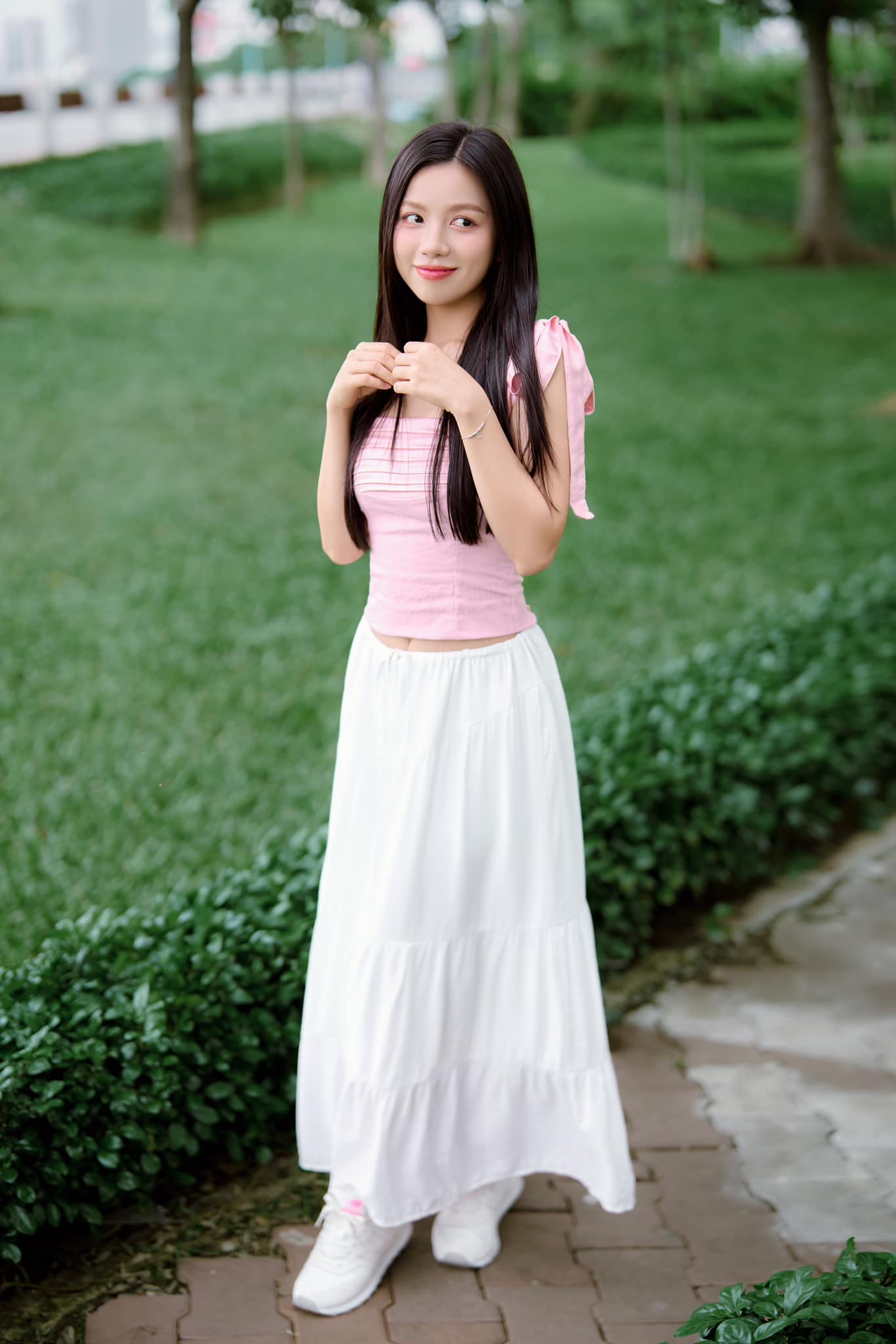 Cô lái đò Hồng của Mưa đỏ cao 1m63 “hack dáng” đỉnh cao nhờ tuyệt chiêu mix đồ cực khéo, chị em học theo trông như 1m70 - 4