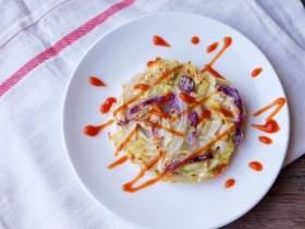 Bắp cải không chỉ để xào hay luộc, đem làm món ăn sáng lại quá ngon, cả nhà cứ đòi ăn nữa