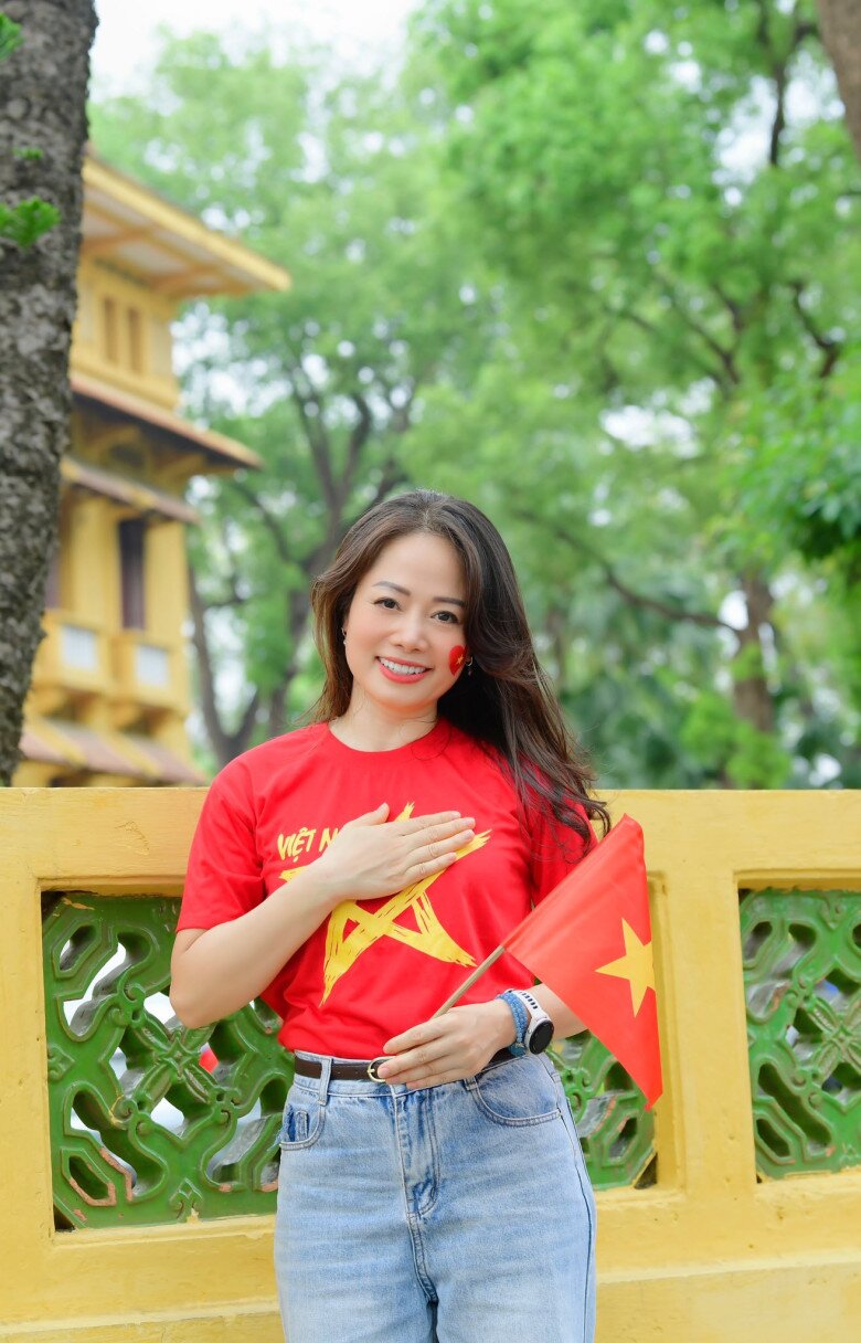 Cặp đôi bí thư - công an xã trên phim giờ vàng ngoài đời đều mang hàm Trung tá, tình duyên muộn màng nhưng cực hạnh phúc - 8