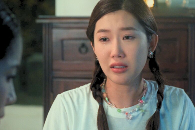 Chân dung &#34;mối tình thầm lặng&#34; của Đỗ Nhật Hoàng sau khi cởi áo lính trong Mưa Đỏ, lên đồ làm &#34;tổng tài&#34; - 2