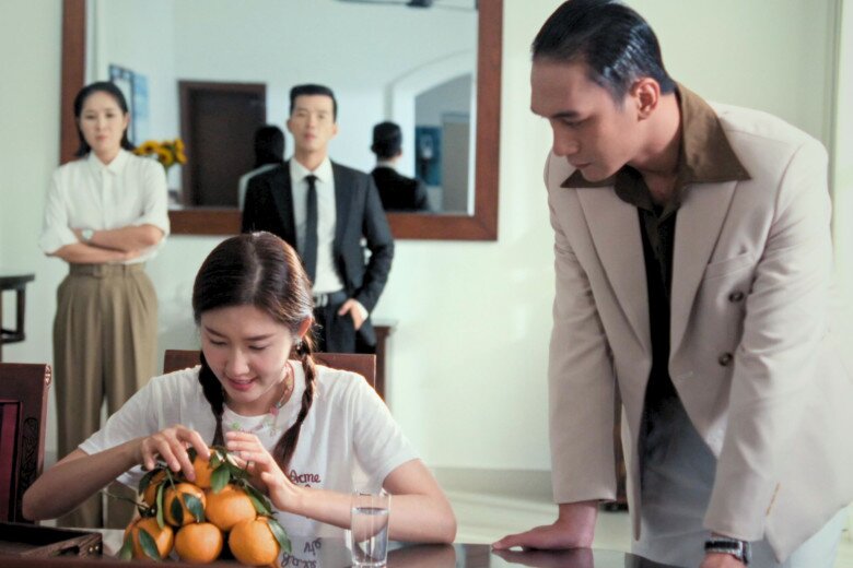 Chân dung &#34;mối tình thầm lặng&#34; của Đỗ Nhật Hoàng sau khi cởi áo lính trong Mưa Đỏ, lên đồ làm &#34;tổng tài&#34; - 3