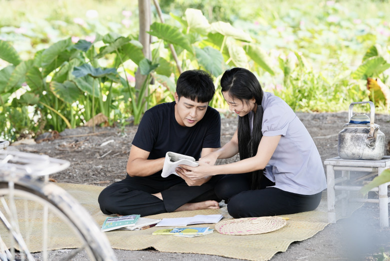 Thanh Duy hóa thân thành &#34;trai đểu&#34;, bỏ rơi vợ con ở quê để chạy theo tiểu thư nhà giàu - 2