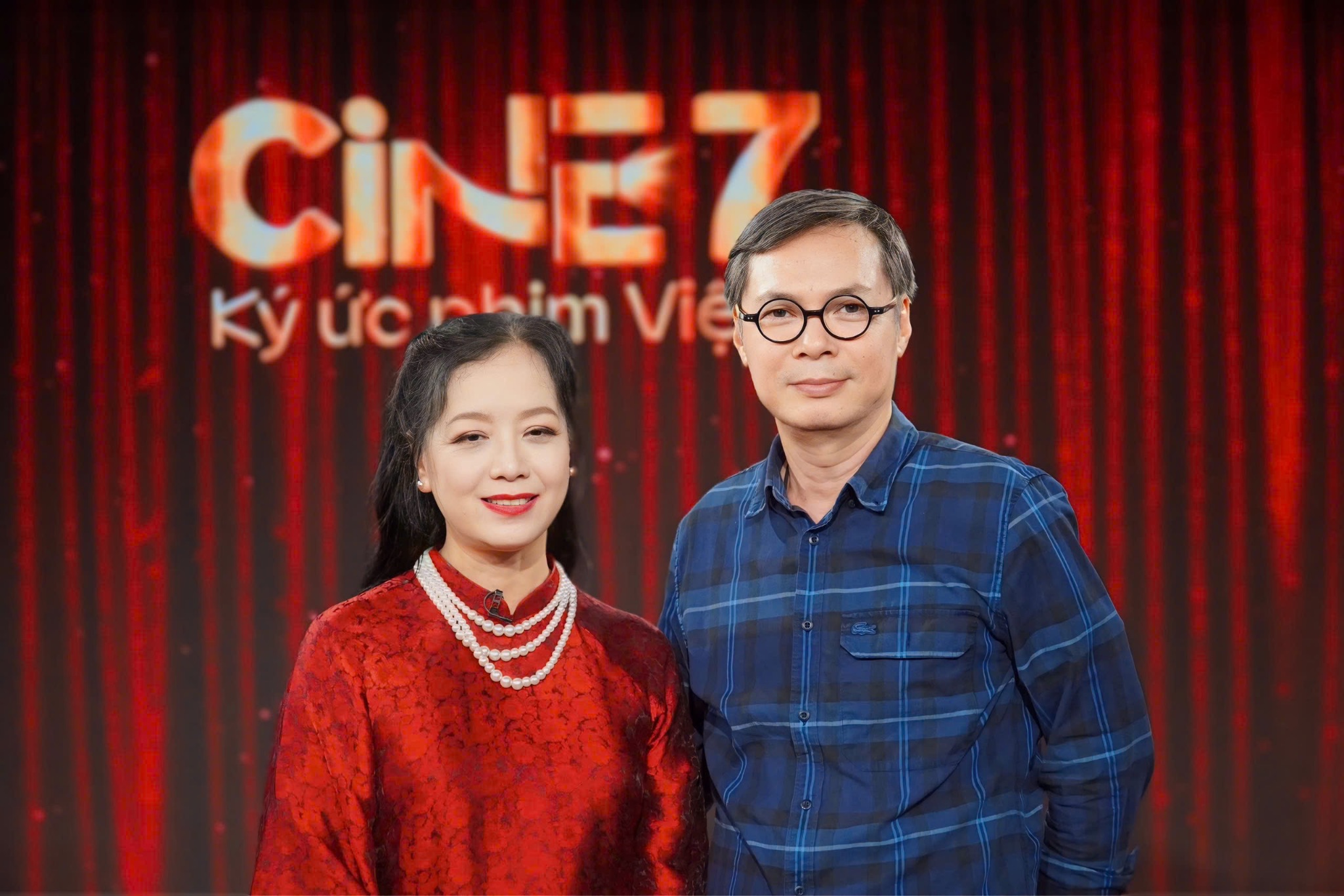 Nam NSND được cả nước &#34;chèo thuyền&#34; với Chiều Xuân, giờ sống kín tiếng bên vợ 3, con trai út kém bố gần 50 tuổi - 4