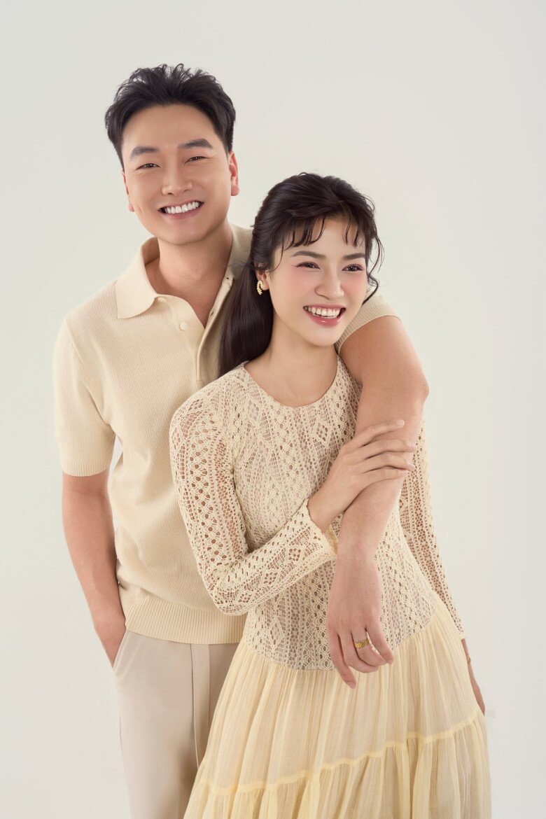 Mỹ nhân VTV nhận bó hoa đầu tiên từ chồng sau 5 năm yêu, được &#34;đẩy thuyền&#34; từ Đình Tú tới Trọng Lân - 4