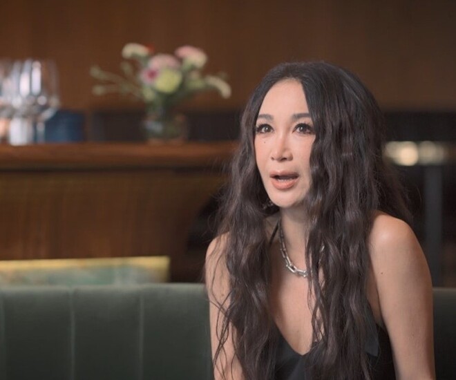 Nữ sinh 16 tuổi bỏ nhà đi bụi đổi đời thành &#34;bom sex&#34;, lấy được chồng tỷ phú nhưng từ chối đẻ con - 1