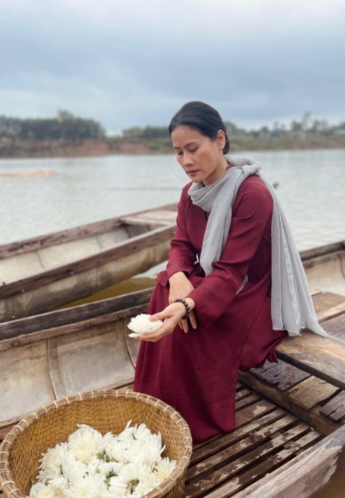Thân Thúy Hà nói rõ bố của Quang trong Mưa Đỏ là ai, giải thích nguyên nhân bị chê &#34;xuống sắc tàn tạ&#34; - 4