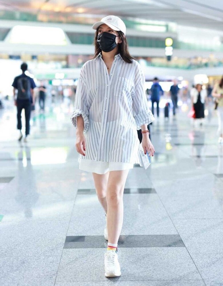Triệu Vy khó cứu chính mình: Tiếp tục bị phong tỏa gần 60 tỷ đồng ở 3 công ty, ngoại hình &#34;gầy đi trông thấy&#34; - 5