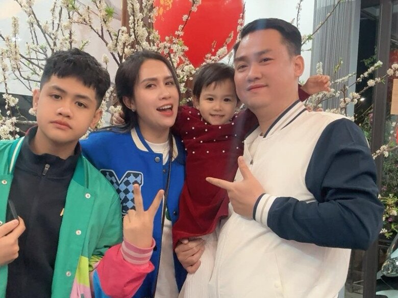 Trưởng ban phụ huynh &#34;đối đầu&#34; Phương Oanh: Ngoài đời là Thiếu tá công an, chồng con xem phim cũng &#34;phát khiếp&#34; - 7
