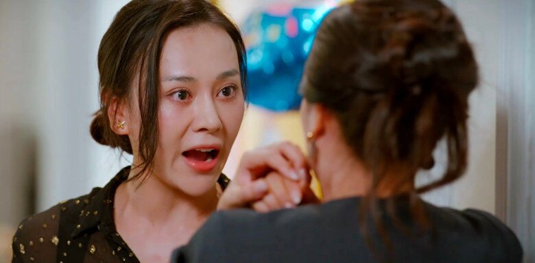 Trưởng ban phụ huynh &#34;đối đầu&#34; Phương Oanh: Ngoài đời là Thiếu tá công an, chồng con xem phim cũng &#34;phát khiếp&#34; - 3