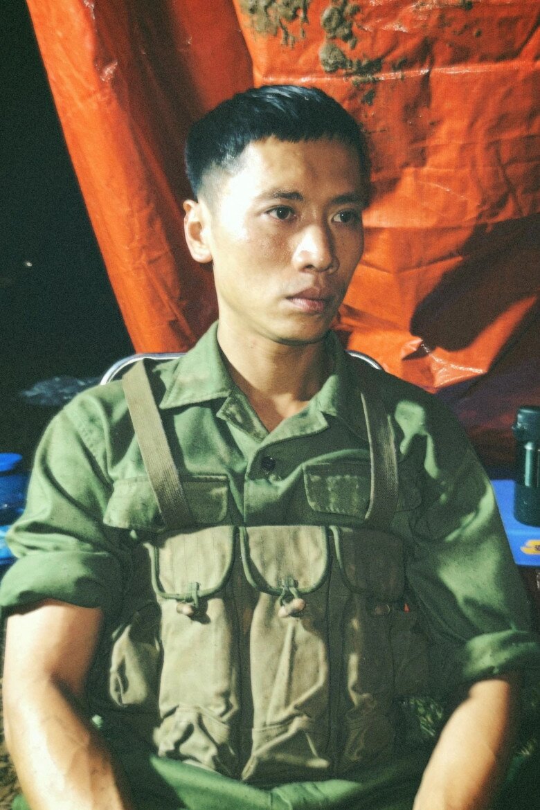 Vợ của &#34;đặc công Sen&#34; từng không vui khi chồng nhận lời quay phim Mưa Đỏ, nhan sắc ngoài đời mong manh như nàng thơ - 2