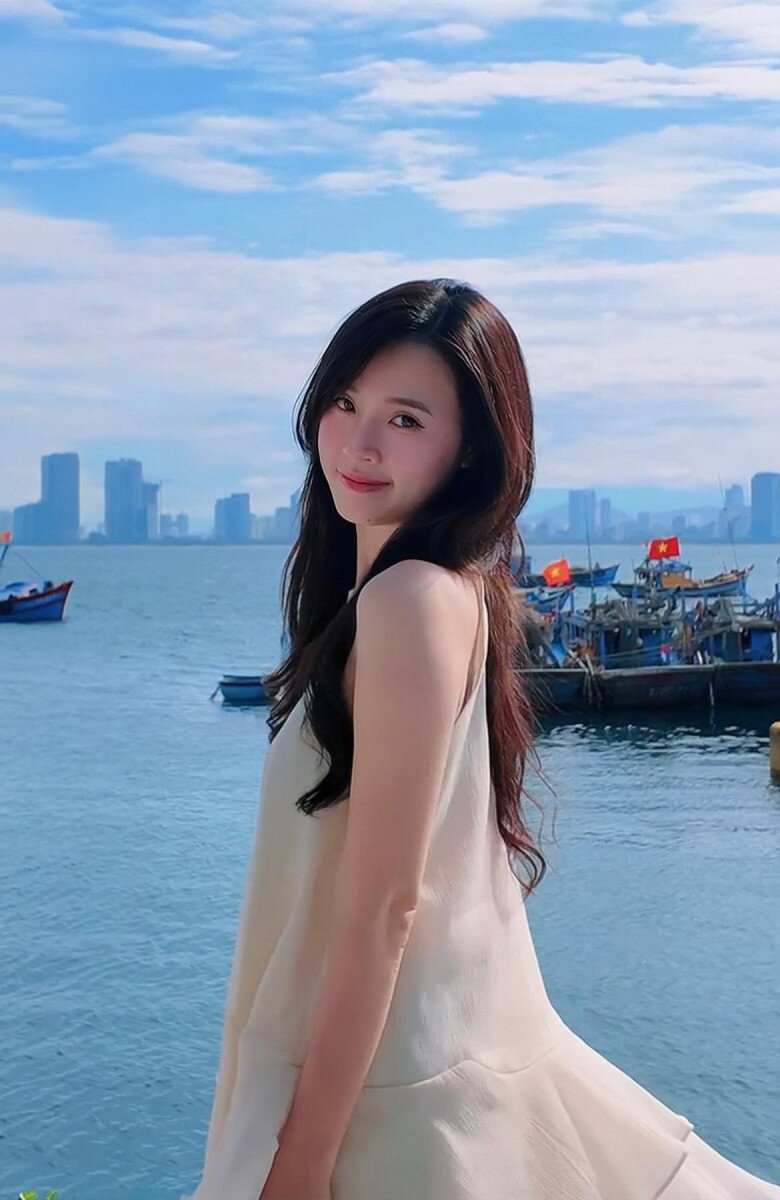 Ngày thường làm công chúa, Midu bỗng diện vest men cá tính, tông xuyệt tông cùng ông xã - 4