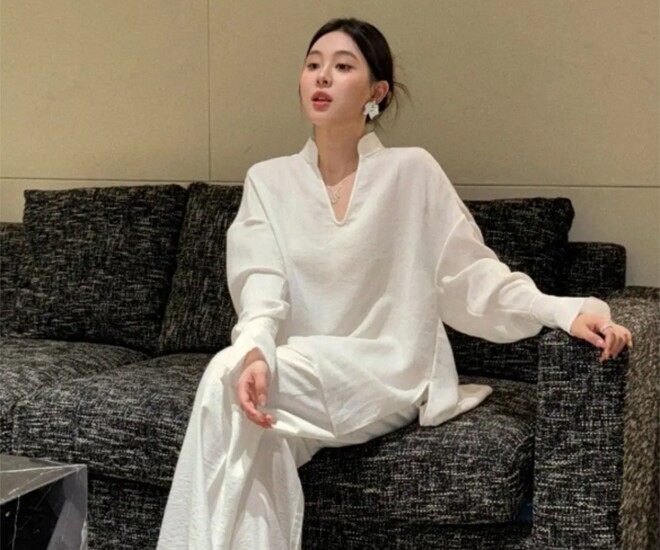 10 outfit đơn giản cho nàng 30+  muốn học theo phong cách &#34;giàu ngầm&#34; từ loạt trang phục chị em nào cũng có - 1