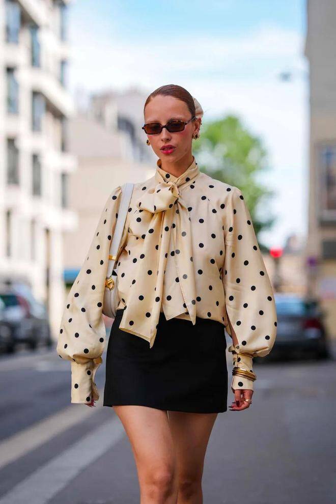 2025 là năm của chấm bi: 5 công thức mix đồ “chuẩn style” Hàn – Pháp khiến outfit sang hẳn - 17